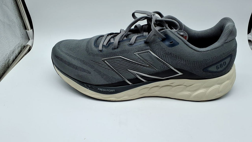 Men's New Balance Fresh Foam 680 V8 Running Shoe, 16 X-Wide, Grey/Black