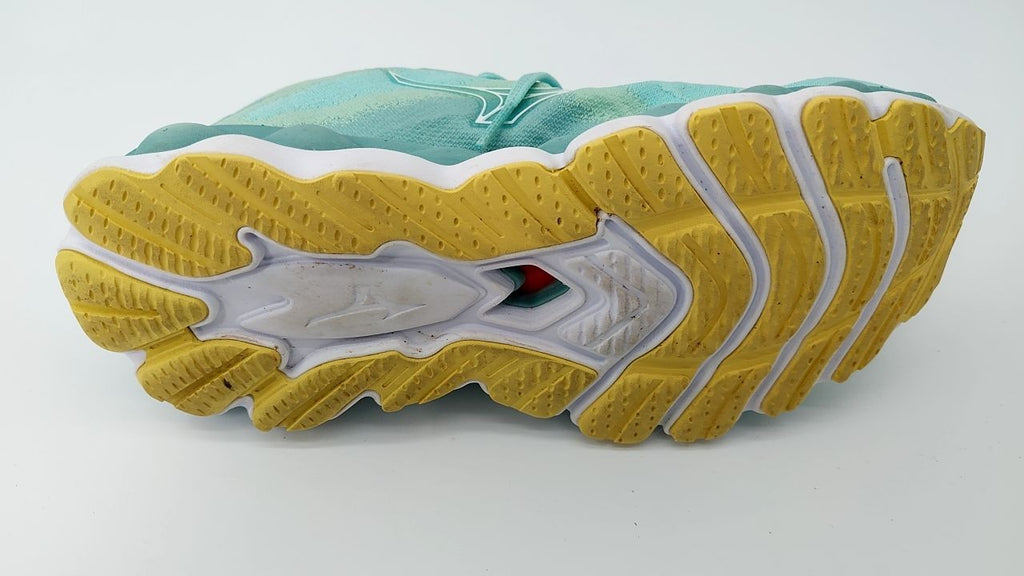 Mizuno Wave Sky 7 Women's Shoes Eggshell Blue/White : Women's 7.5 B - Medium