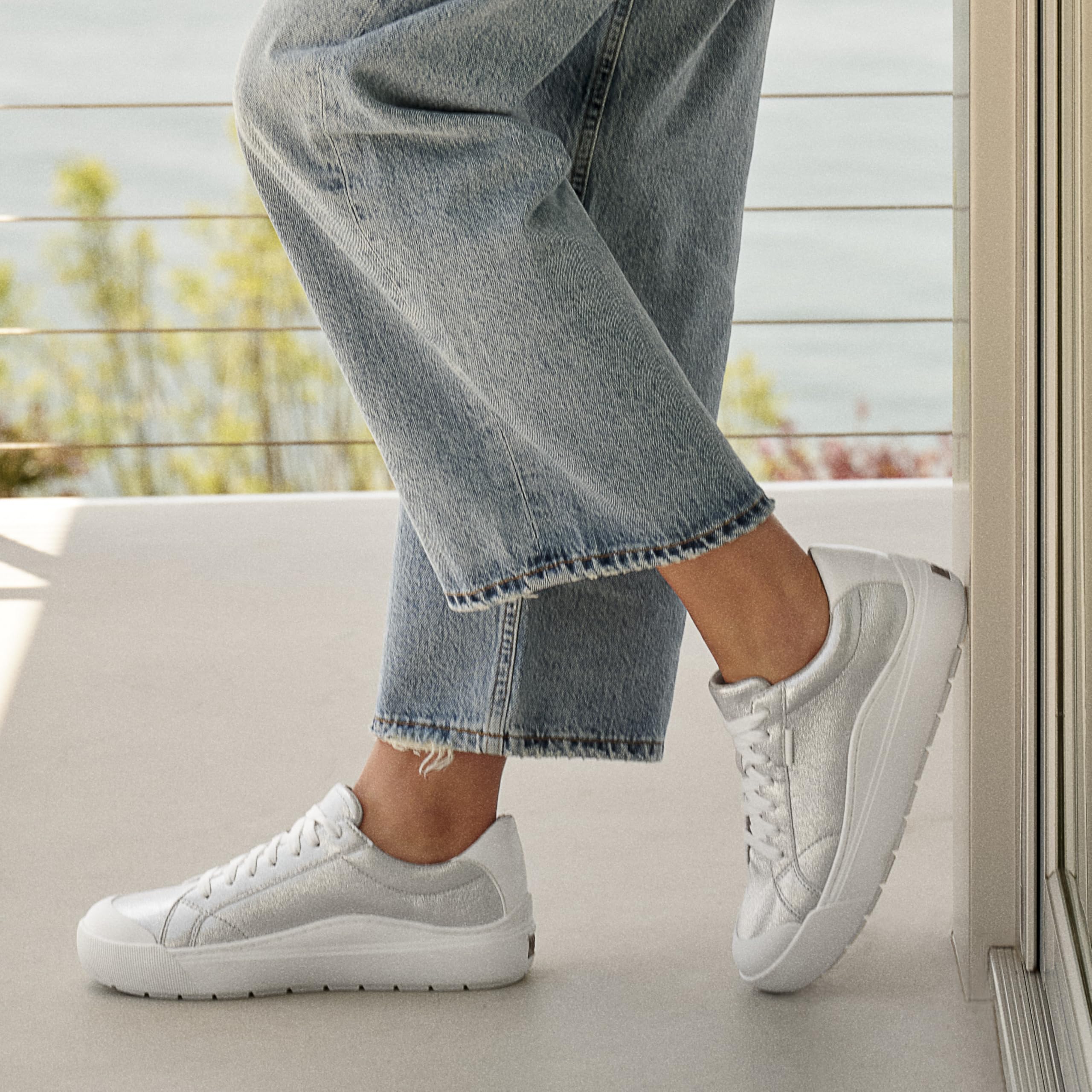 Dr. Scholl's Women's Time Off Sneaker Sneaker White 7.5 M - Image 2
