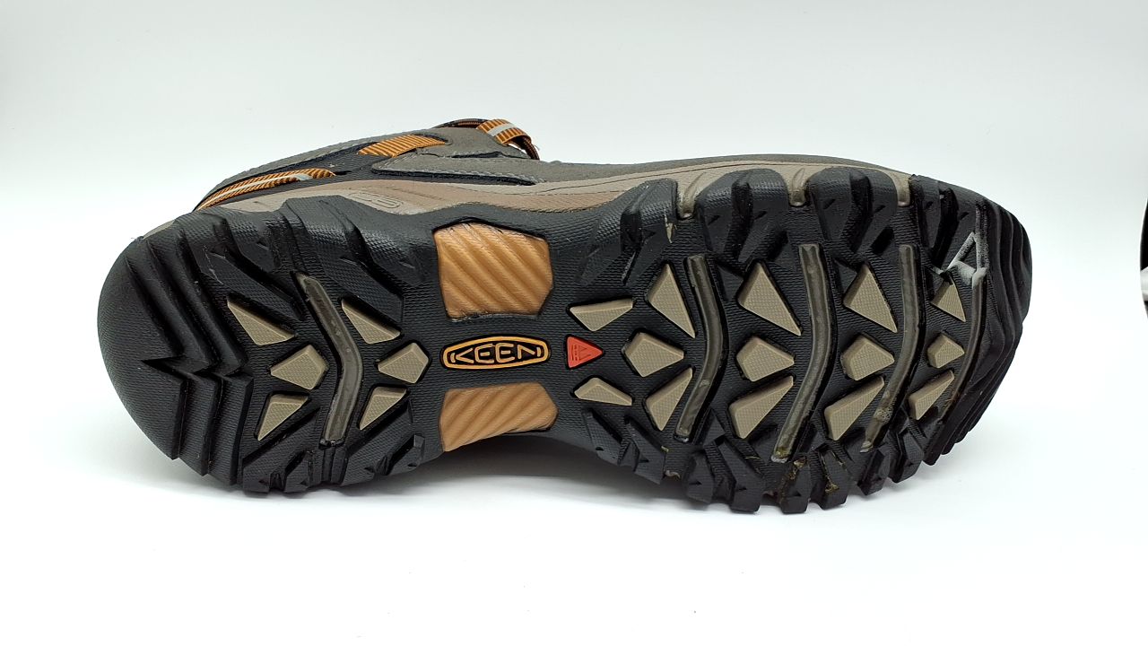 KEEN Men's Targhee 3 Low Height Waterproof Hiking Shoes, Black Olive/Golden Brown, 10.5 US - Image 4