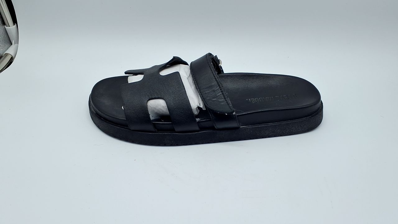 Steve Madden Women's Mayven Slide Sandal, Black Leather, 7 - Image 1