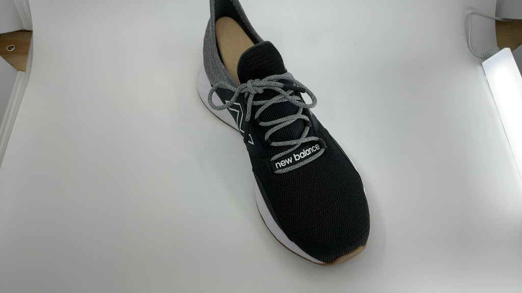 New Balance Women's Fresh Foam Roav V1 Sneaker, Black/Light Aluminum, 11 - Image 1
