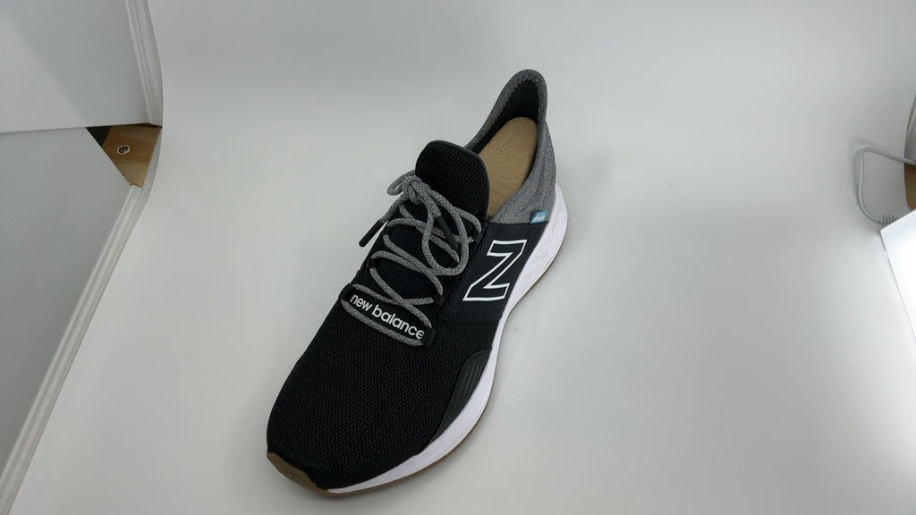 New Balance Women's Fresh Foam Roav V1 Sneaker, Black/Light Aluminum, 11 - Image 2