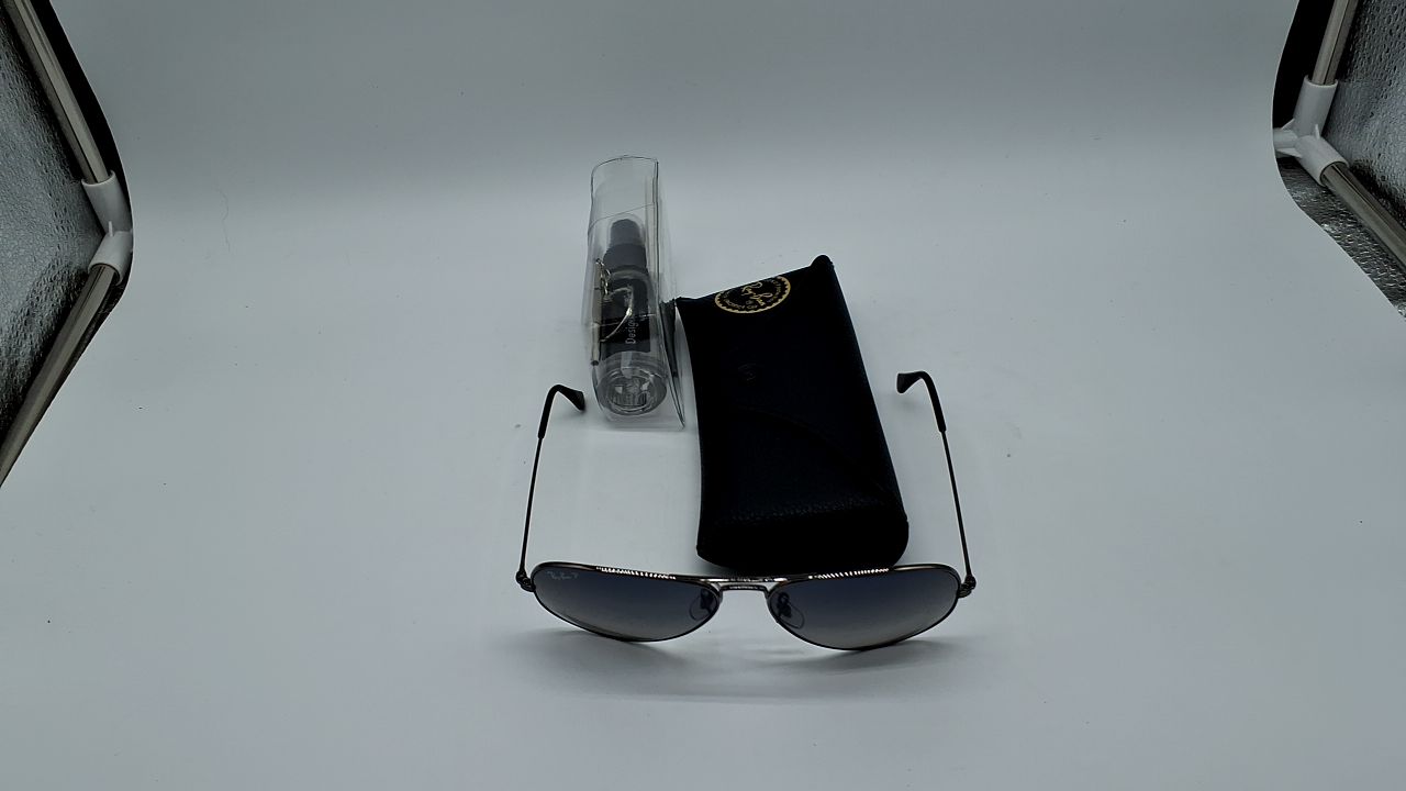 Ray-Ban RB3025 Classic Aviator Sunglasses, Gunmetal/Polarized Blue Gradient Grey, 58 mm - Image 3