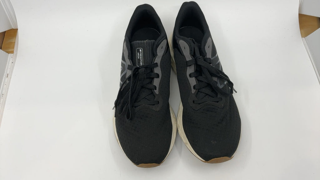 New Balance Women's Fresh Foam Arishi V4 Running Shoe, Black/Light Gold Metallic/Gum 2, 10 - Image 3