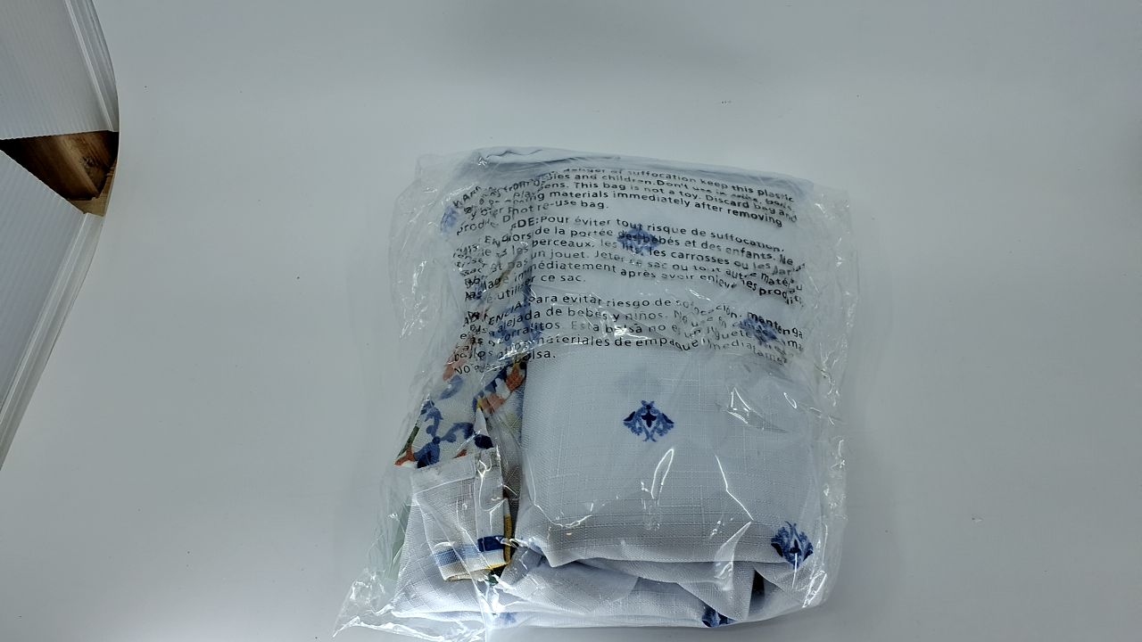 Elrene Home Fashions Capri Lemon Double-Bordered Mediterranean Spring/Summer Fabric Tablecloth, Rectangle, 60 inches X 102 inches - Image 7