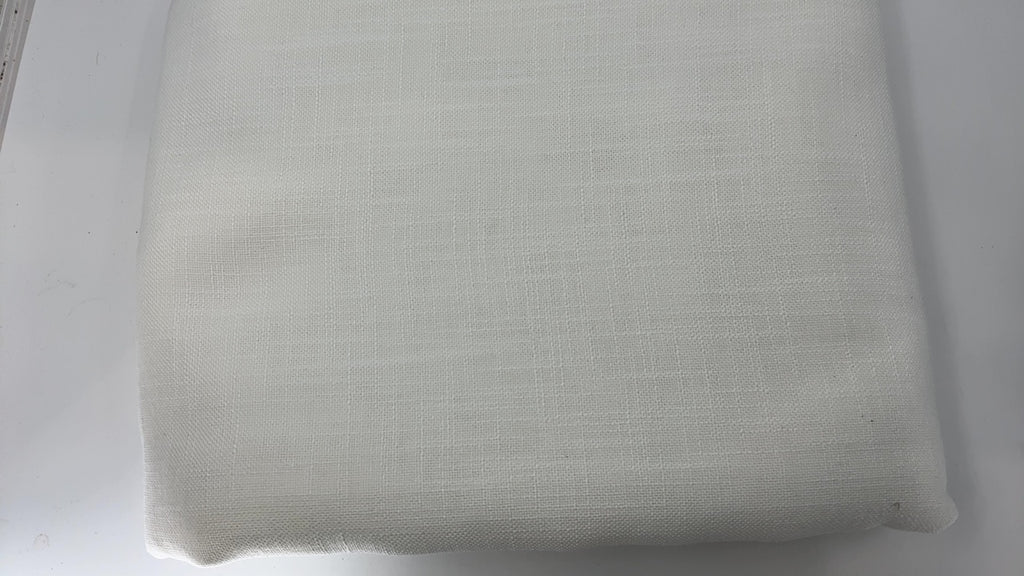 Laura Ashley Harper Luxuriously Smooth Fabric Tablecloth for Formal or Casual Dining, Holiday, Banquet, Wedding or Party, 60" x 120", White - Image 6