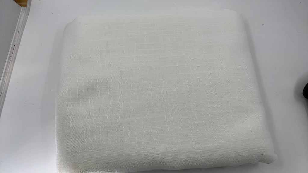 Laura Ashley Harper Luxuriously Smooth Fabric Tablecloth for Formal or Casual Dining, Holiday, Banquet, Wedding or Party, 60" x 120", White - Image 7