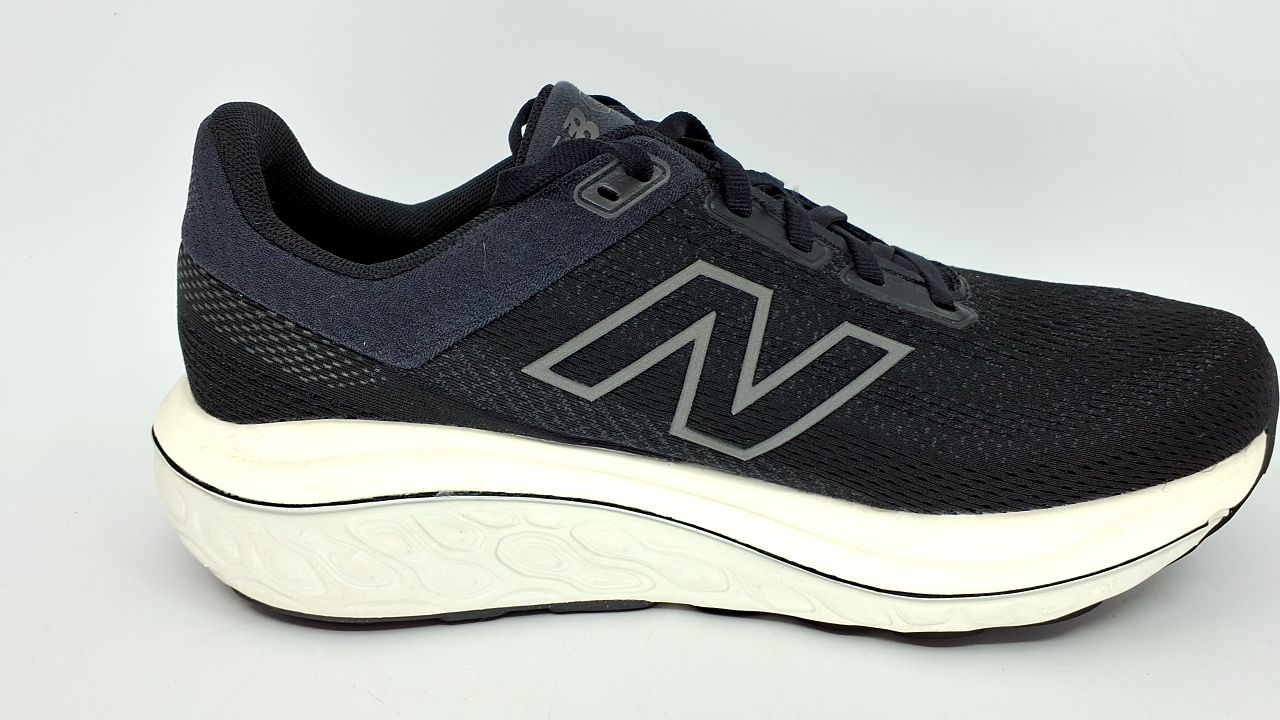 New Balance Women's Fresh Foam X 860 V14 Running Shoe, Black/Phantom/Angora, 9.5 Wide - Image 6