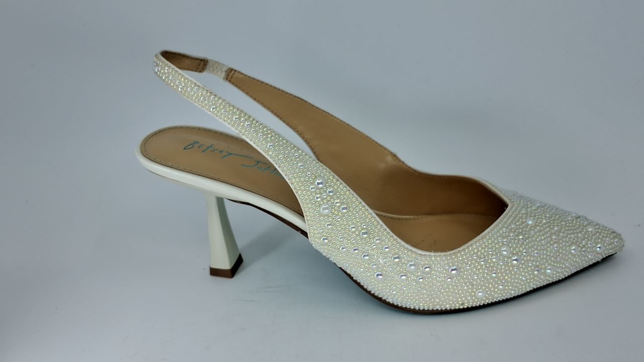 Betsey Johnson Women's Clark Pump, Ivory, 9 - Image 3