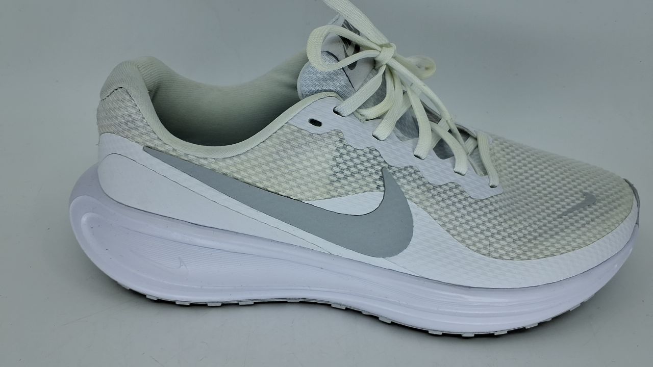 Nike Women's Revolution 8 Road Running Shoes, White/Pure Platinum, 9 - Image 3