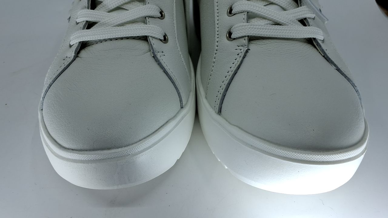Vionic Women's Kearny Lace Up Sneaker, White Leather, 9.5 Wide - Image 9