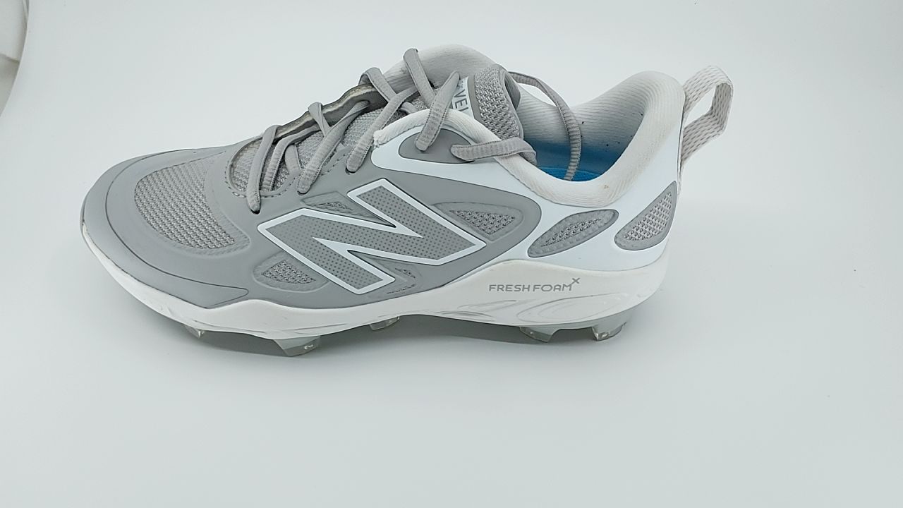 New Balance Women's Fresh Foam Velo V4 Molded Softball Shoe, Raincloud/White, 7.5 - Image 6