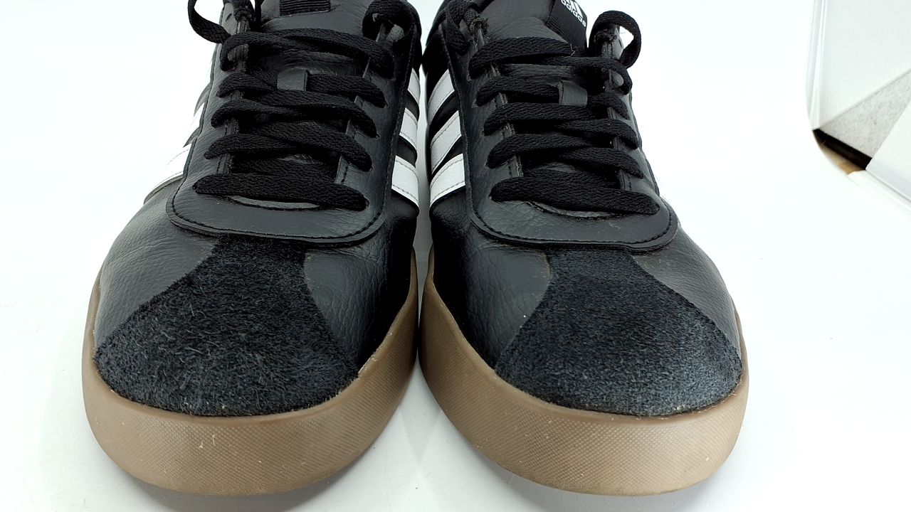 adidas Unisex-Adult Samba Indoor, Black/White/Vivid Red, 10