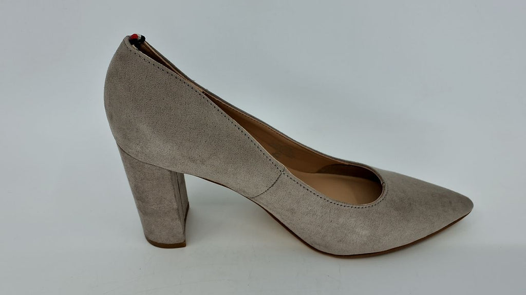 Tommy Hilfiger Abilene Taupe 6.5 M - Image 7