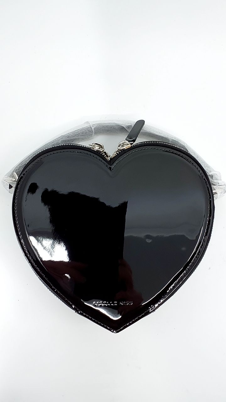 Liselle Kiss Harley Heart Top Handle Crossbody Bag, Black Glossy - Image 5