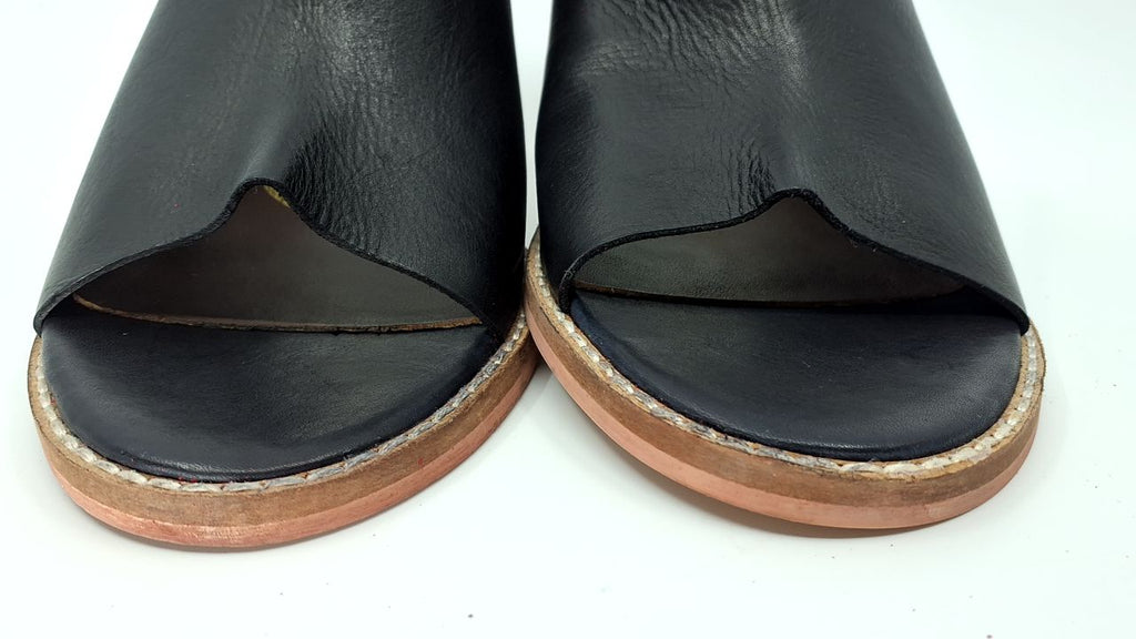 Hallie Heeled Sandal in Black