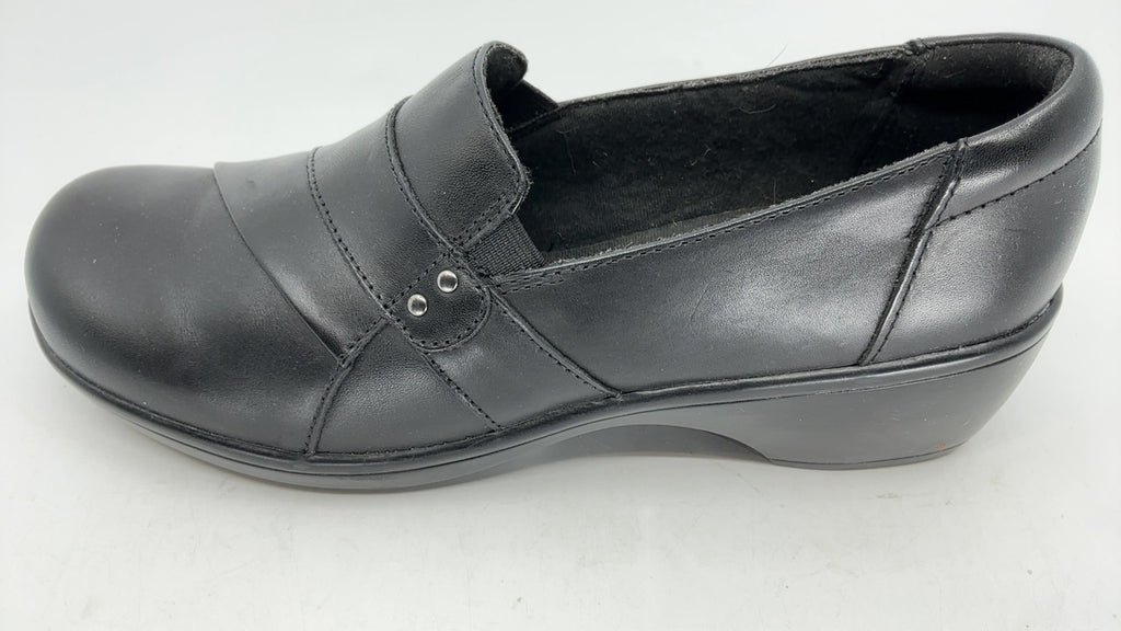 Clarks womens May Marigold Slip On Loafer, Black Leather, 9.5 US - Image 2